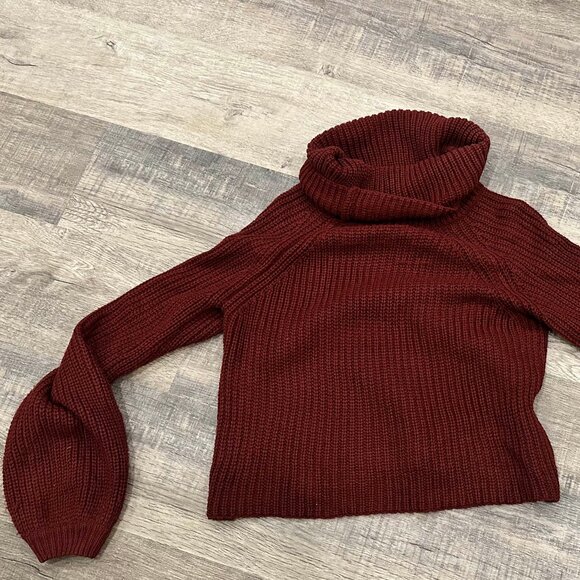 maroon crop knit turtle neck - Picture 1 of 1